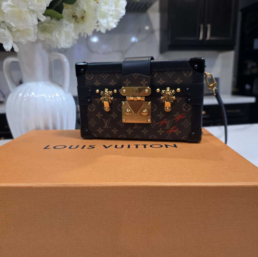 Louis Vuitton Monogram canvas Petite Malle handbag